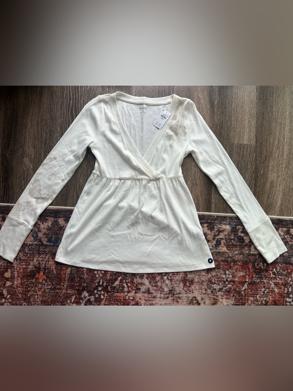 Hollister - Long Sleeve Babydoll Top - Picture 2 of 6